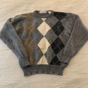 Vintage Distressed John Ashford 100% Shetland Wool Argyle Sweater, size Large